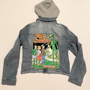 Jeaniologie Altered Jean Denim Jacket Dont Talk to Strangers Patch Sz Large